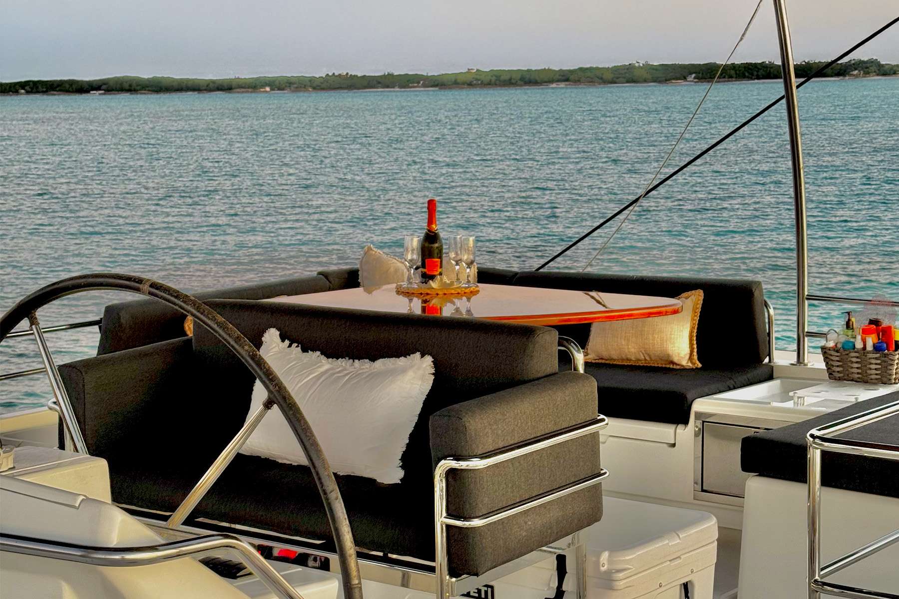 Charter Yacht WHISPERS II - Lagoon 560 - 4 Cabins - Nassau - Exumas - Bahamas