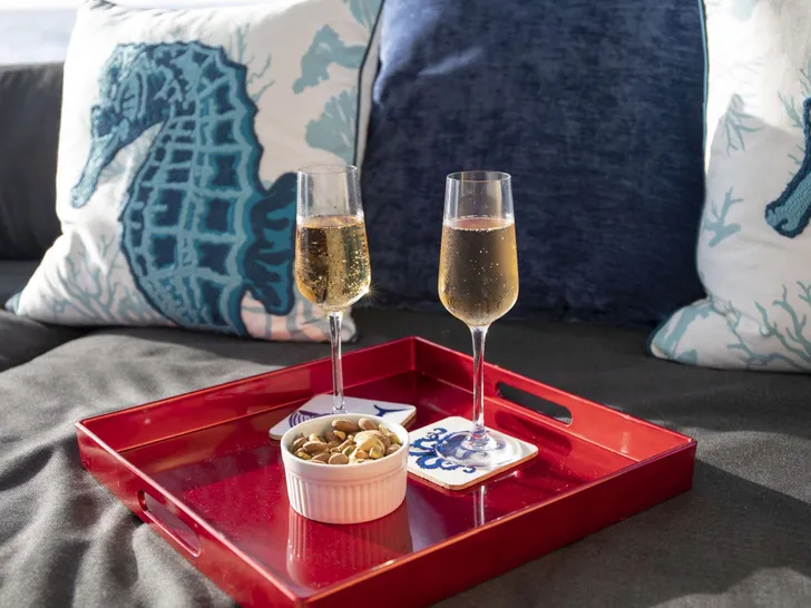 WHISPERS II Lagoon 560 - wine WHISPERS II Lagoon 560 - wine