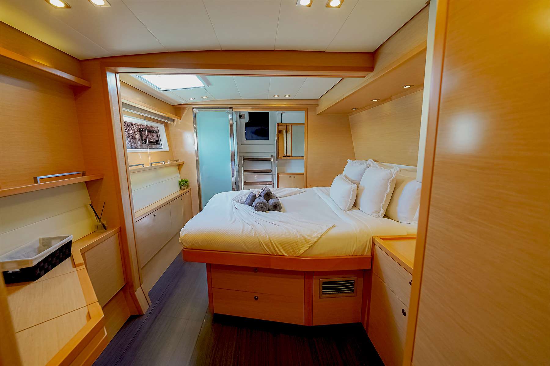 Charter Yacht WHISPERS II - Lagoon 560 - 4 Cabins - Nassau - Exumas - Bahamas