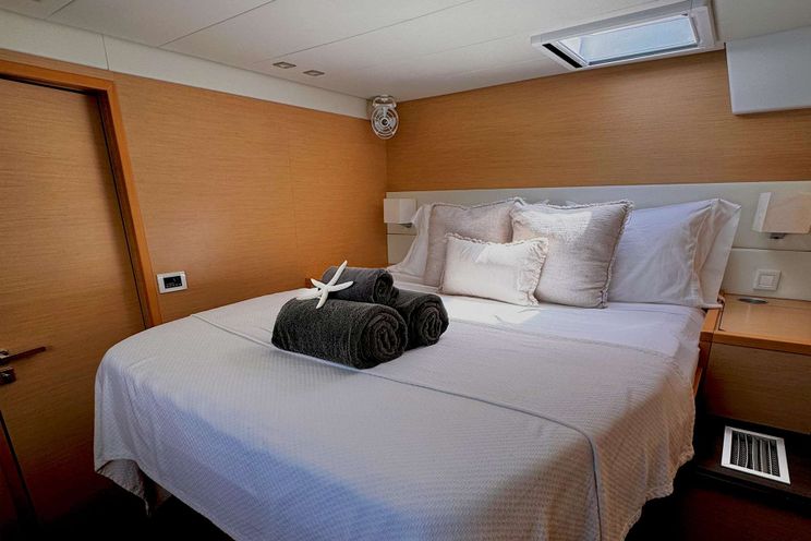 Charter Yacht WHISPERS II - Lagoon 560 - 4 Cabins - Nassau - Exumas - Bahamas