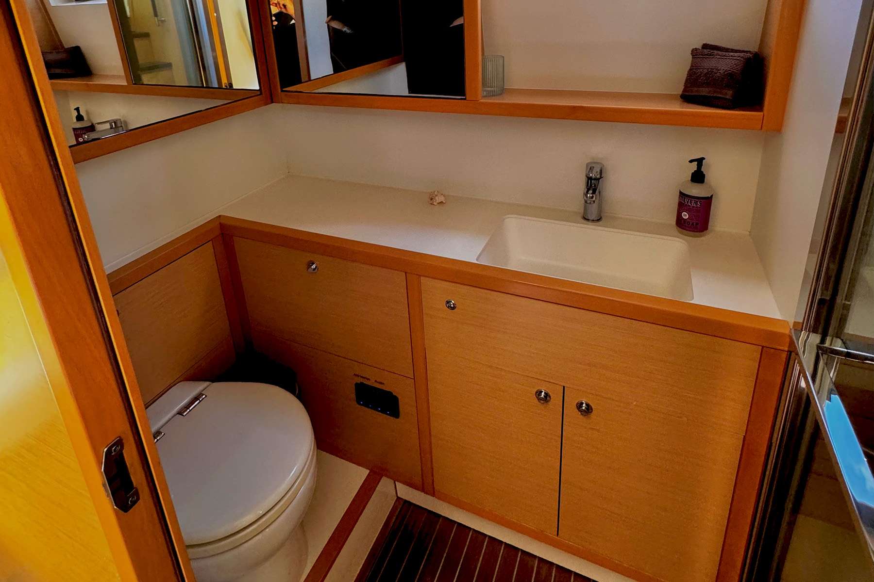 Charter Yacht WHISPERS II - Lagoon 560 - 4 Cabins - Nassau - Exumas - Bahamas