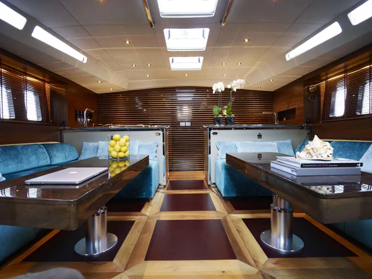 TUSCAN SPIRIT Hanse 62 - saloon dining lounge TUSCAN SPIRIT Hanse 62 - saloon dining lounge