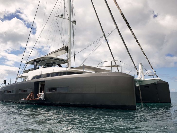 LA GATTA Lagoon Seventy 7 - anchored LA GATTA Lagoon Seventy 7 - anchored