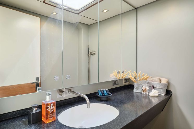 Charter Yacht AIZU - Trehard 99 - 4 Cabins - Athens - Mykonos - Paros - Cyclades - Greece