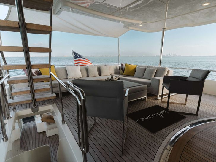 BONUS ROUND Ferretti Custom Line Navetta 28 - sky deck aft lounge BONUS ROUND Ferretti Custom Line Navetta 28 - sky deck aft lounge