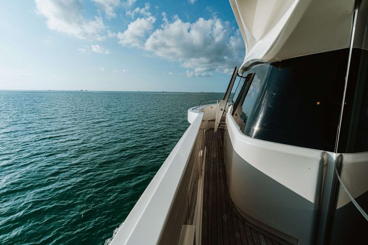 Charter Yacht BONUS ROUND - Ferretti Custom Line Navetta 28 - 5 Cabins - Nassau - Exumas - Bahamas