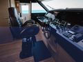 BONUS ROUND Ferretti Custom Line Navetta 28 - cockpit BONUS ROUND Ferretti Custom Line Navetta 28 - cockpit