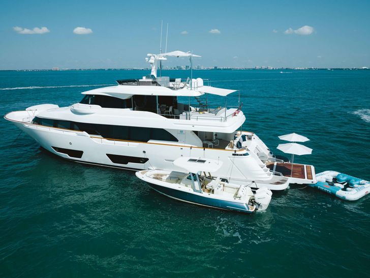 BONUS ROUND Ferretti Custom Line Navetta 28 - anchored with the water toys BONUS ROUND Ferretti Custom Line Navetta 28 - anchored with the water toys