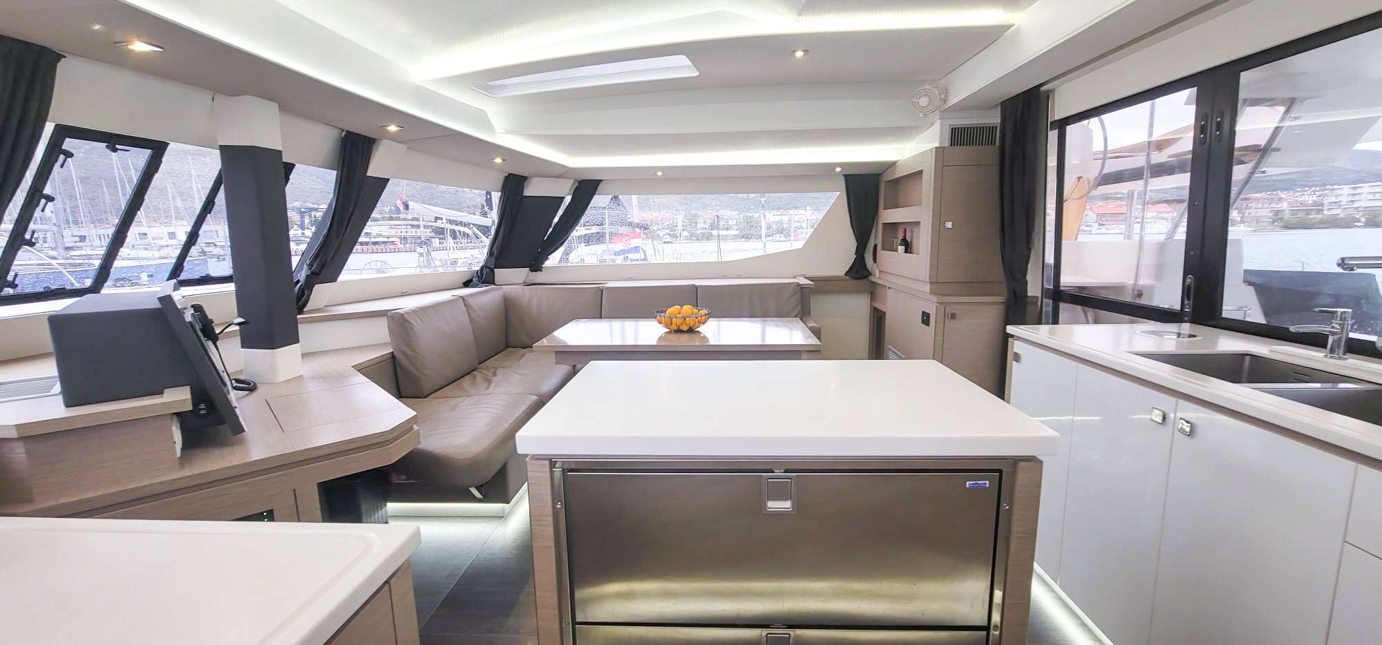 Charter Yacht Déjà Vu - Fontaine Pajot 50(2020)- 4 Cabins - Key West - Florida