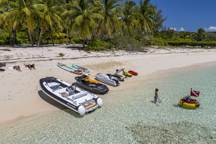 Charter Yacht NO MATTER WHAT - Sanlorenzo SX88 - 4 Cabins - Nassau - Staniel Cay - Exumas