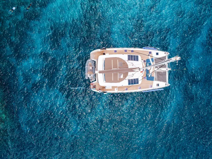 EBB&FLOW Lagoon 560 - top aerial shot EBB&FLOW Lagoon 560 - top aerial shot