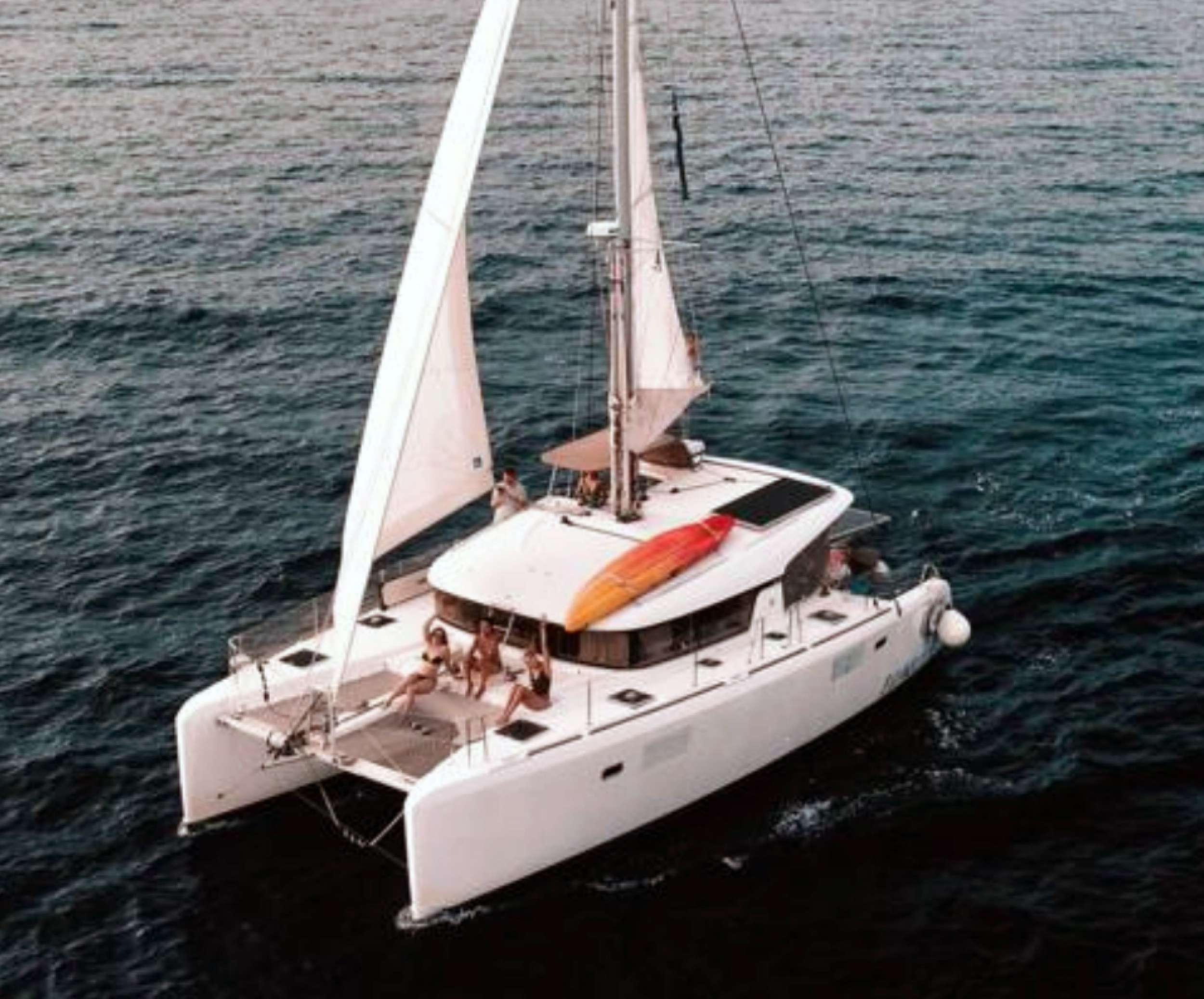 Charter Yacht BUMBLEBEE - Lagoon 39 - 3 Cabins - Grenadines