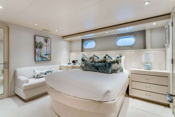 Charter Yacht CUPCAKE - Westship 132 - 5 Cabins - Nassau - Staniel Cay - Exumas