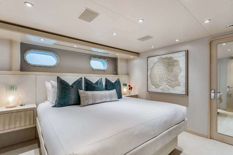 Charter Yacht CUPCAKE - Westship 132 - 5 Cabins - Nassau - Staniel Cay - Exumas