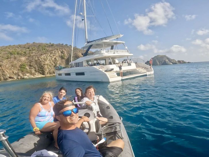 AURA Lagoon 65 - guests on the tender AURA Lagoon 65 - guests on the tender