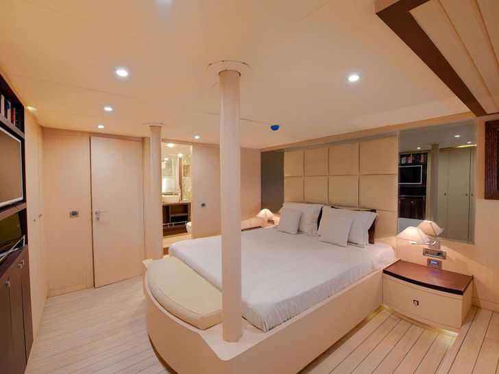 THE WALL 40m Custom Gulet Double Cabin THE WALL 40m Custom Gulet Double Cabin