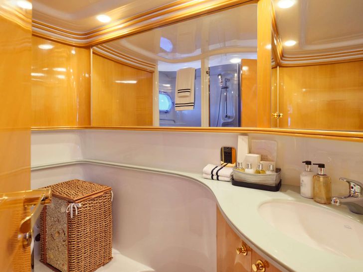 LADY L Altamar 64 - master cabin bathroom LADY L Altamar 64 - master cabin bathroom