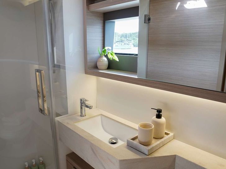 ADAGIO Lagoon 51 - cabin 1 bathroom ADAGIO Lagoon 51 - cabin 1 bathroom