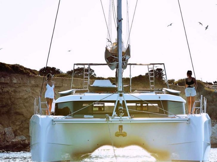 DOLCE VITA Dufour 48 - bow view DOLCE VITA Dufour 48 - bow view