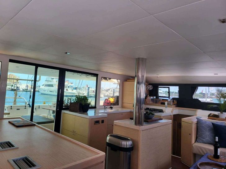 DOLCE VITA Dufour 48 - galley DOLCE VITA Dufour 48 - galley