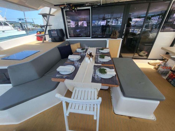 DOLCE VITA Dufour 48 - aft deck DOLCE VITA Dufour 48 - aft deck