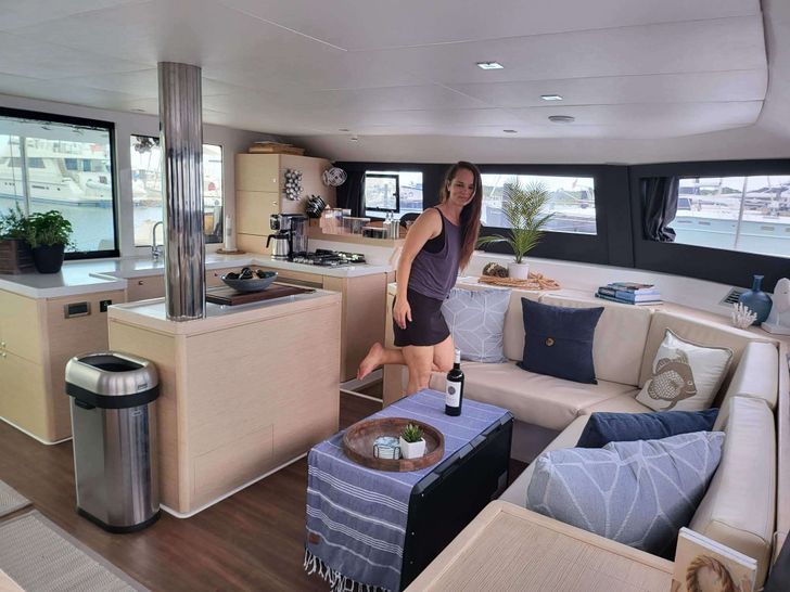 DOLCE VITA Dufour 48 - saloon DOLCE VITA Dufour 48 - saloon