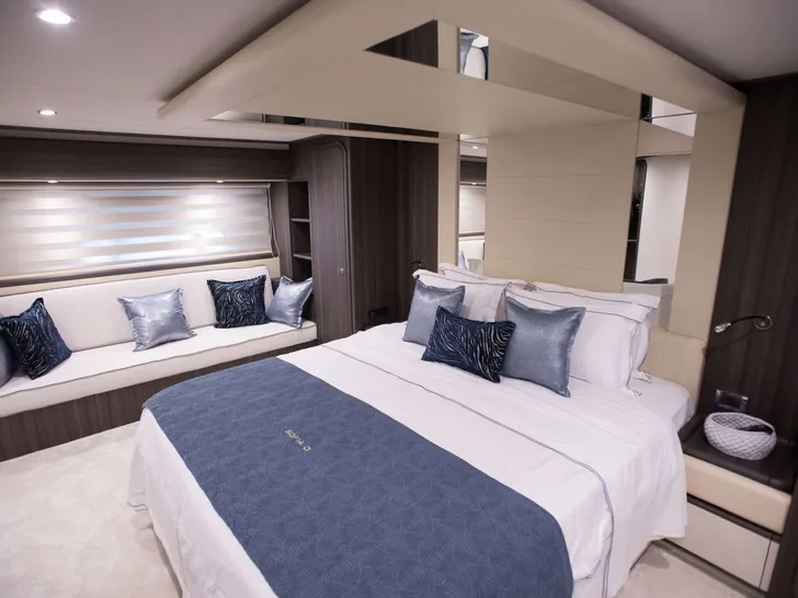 SOFIA D - Ferreti 76,master cabin bed and sofa SOFIA D - Ferreti 76,master cabin bed and sofa