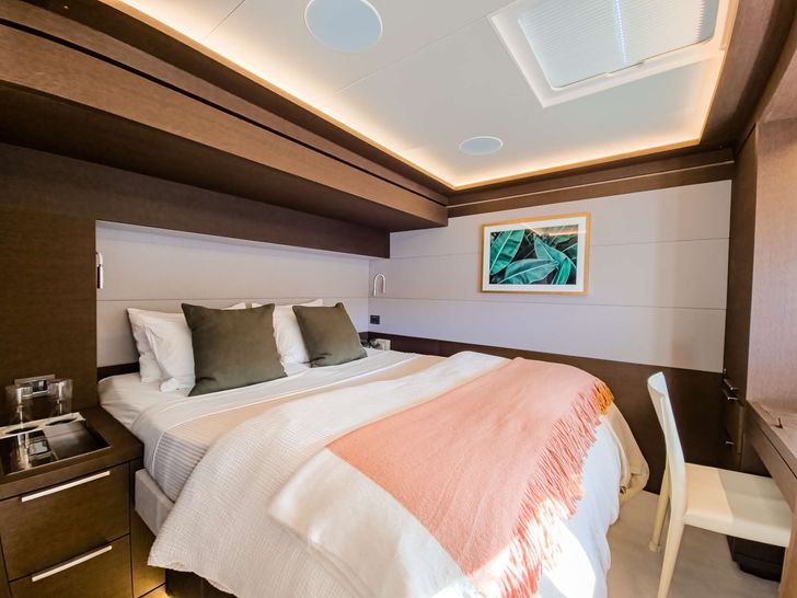 AEOLUS 77 Lagoon 77 - VIP cabin 2 AEOLUS 77 Lagoon 77 - VIP cabin 2