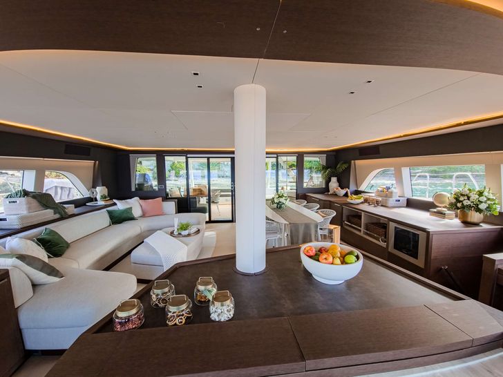 AEOLUS 77 Lagoon 77 - saloon AEOLUS 77 Lagoon 77 - saloon