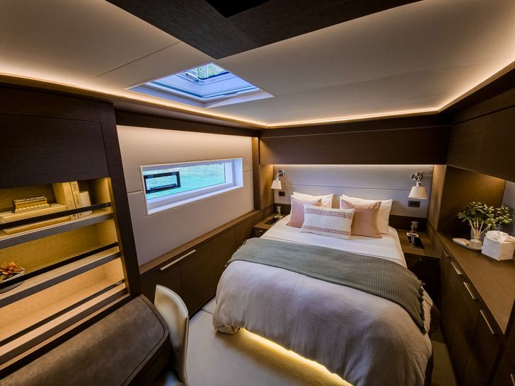 AEOLUS 77 Lagoon 77 - VIP cabin 1 AEOLUS 77 Lagoon 77 - VIP cabin 1