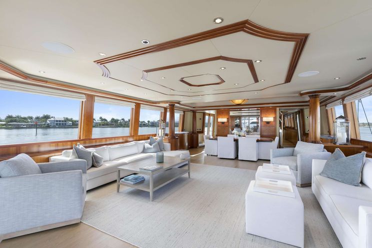 Charter Yacht EDEN - Westport 112 - 4 Cabins - Nassau - Exumas - Bahamas