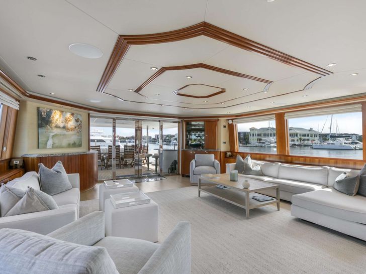 EDEN - Westport 112,main saloon panoramic shot EDEN - Westport 112,main saloon panoramic shot