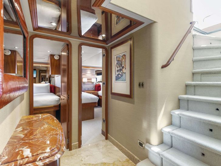 EDEN - Westport 112,staircase to the cabins EDEN - Westport 112,staircase to the cabins