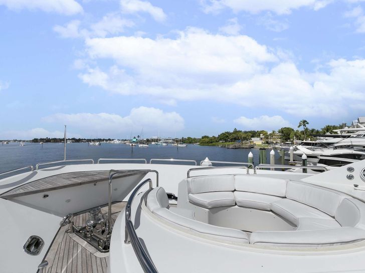 EDEN - Westport 112,bow lounge EDEN - Westport 112,bow lounge