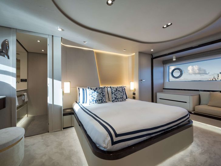 BOATOX - Azimut 78,master cabin BOATOX - Azimut 78,master cabin