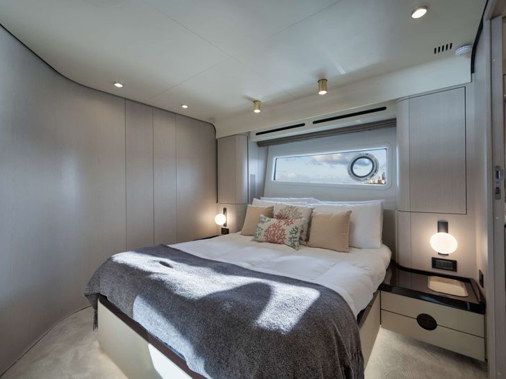 BOATOX - Azimut 78,VIP cabin 2 BOATOX - Azimut 78,VIP cabin 2