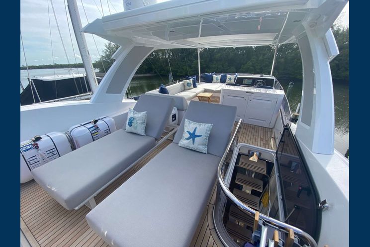 Charter Yacht LAGO PARADISE - Sunseeker Manhattan 70 - 4 Cabins - Miami - Florida East Coast - Southeast USA - Bahamas