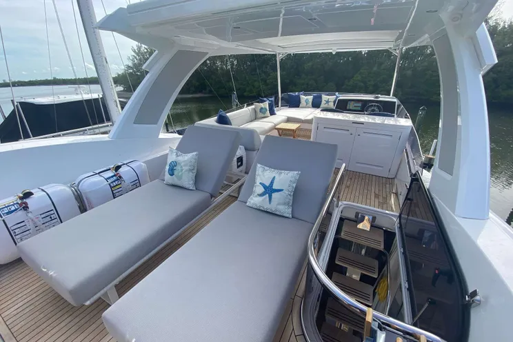 Charter Yacht LAGO PARADISE - Sunseeker Manhattan 70 - 4 Cabins - Miami - Florida East Coast - Southeast USA - Bahamas