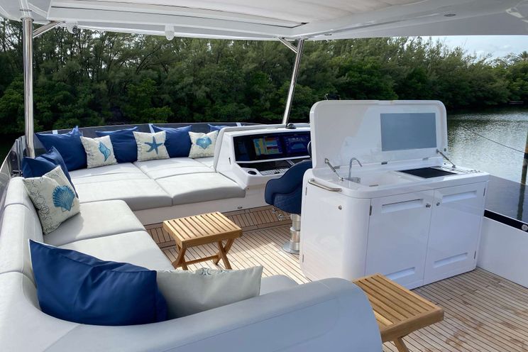 Charter Yacht LAGO PARADISE - Sunseeker Manhattan 70 - 4 Cabins - Miami - Florida East Coast - Southeast USA - Bahamas
