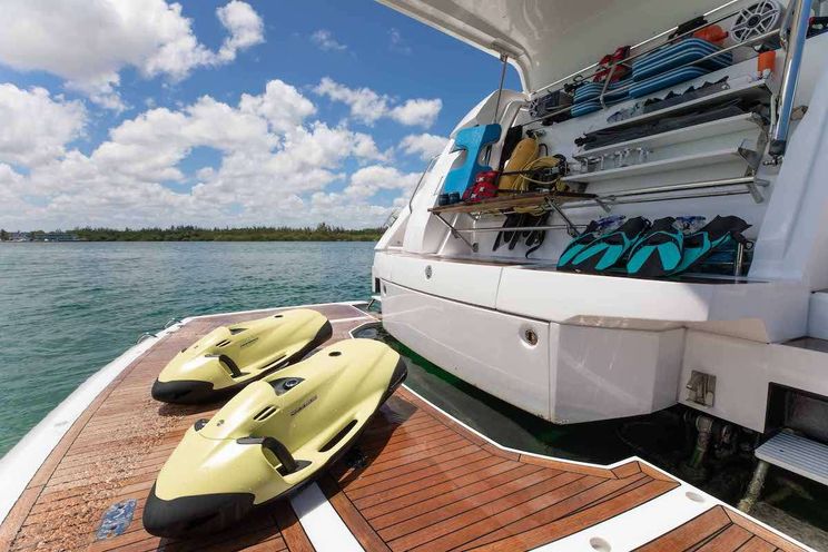 Charter Yacht LAGO PARADISE - Sunseeker Manhattan 70 - 4 Cabins - Miami - Florida East Coast - Southeast USA - Bahamas