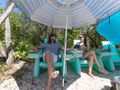 LAGO PARADISE - Sunseeker Manhattan 70,guests relaxing