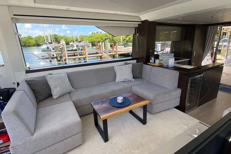 Charter Yacht LAGO PARADISE - Sunseeker Manhattan 70 - 4 Cabins - Miami - Florida East Coast - Southeast USA - Bahamas