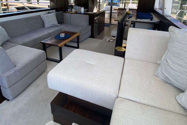 Charter Yacht LAGO PARADISE - Sunseeker Manhattan 70 - 4 Cabins - Miami - Florida East Coast - Southeast USA - Bahamas