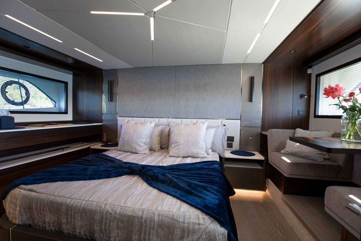 Charter Yacht LAGO PARADISE - Sunseeker Manhattan 70 - 4 Cabins - Miami - Florida East Coast - Southeast USA - Bahamas