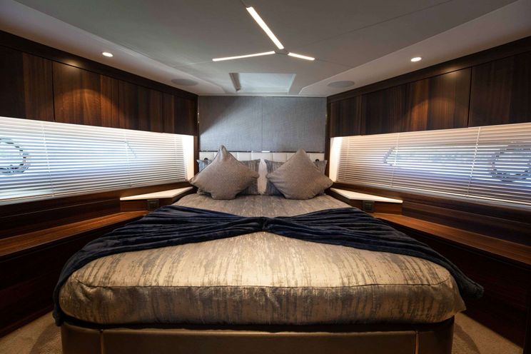 Charter Yacht LAGO PARADISE - Sunseeker Manhattan 70 - 4 Cabins - Miami - Florida East Coast - Southeast USA - Bahamas