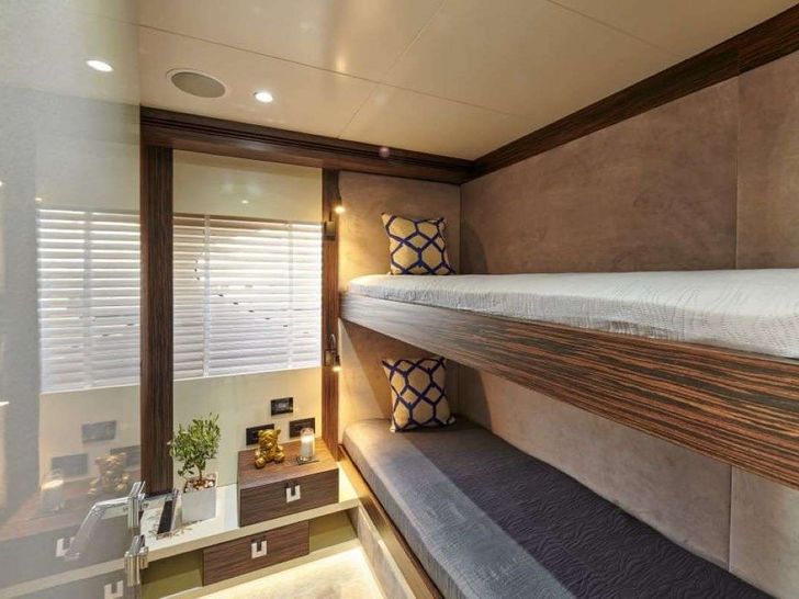 LA FENICE Azimut 88 - twin cabin 2 bunk style LA FENICE Azimut 88 - twin cabin 2 bunk style