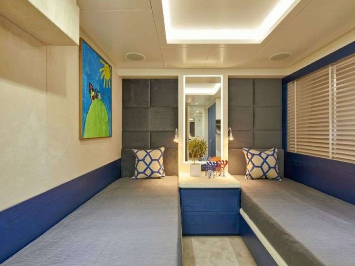 LA FENICE Azimut 88 - twin cabin 1 LA FENICE Azimut 88 - twin cabin 1