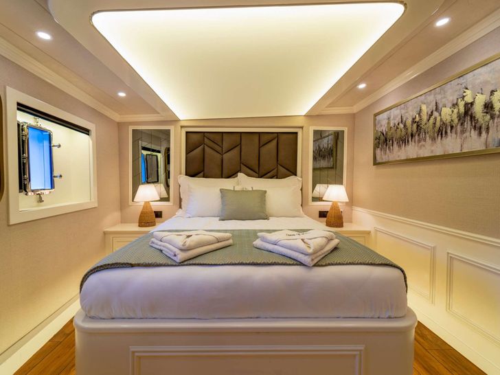 QUEEN OF MAKRI Custom Sailing Yacht 40m - VIP cabin 1 QUEEN OF MAKRI Custom Sailing Yacht 40m - VIP cabin 1