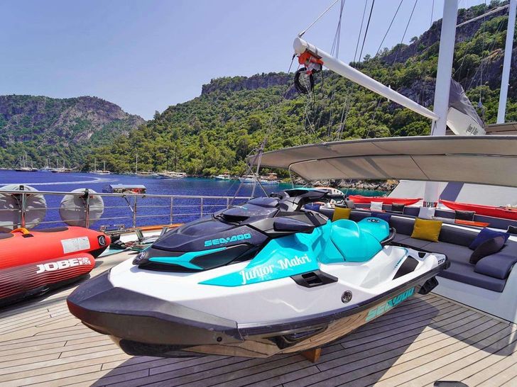 QUEEN OF MAKRI Custom Sailing Yacht 40m - jet ski QUEEN OF MAKRI Custom Sailing Yacht 40m - jet ski