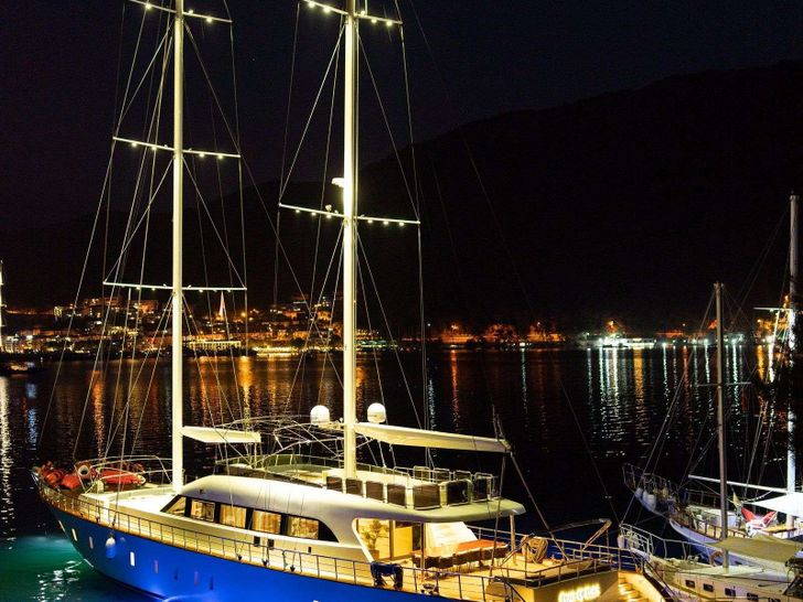 QUEEN OF MAKRI Custom Sailing Yacht 40m - at night QUEEN OF MAKRI Custom Sailing Yacht 40m - at night